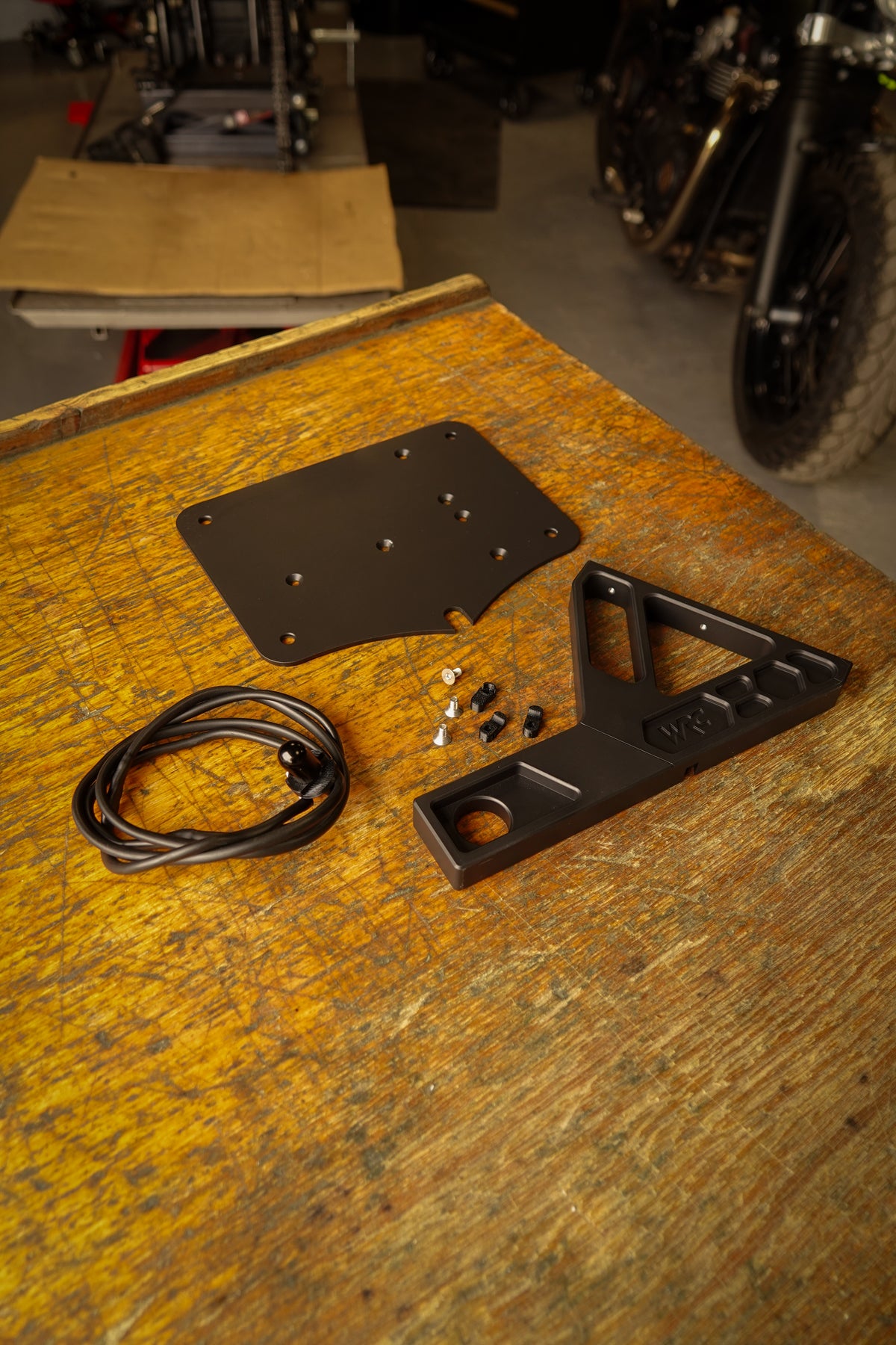 Bobber & Speedmaster Side Plate